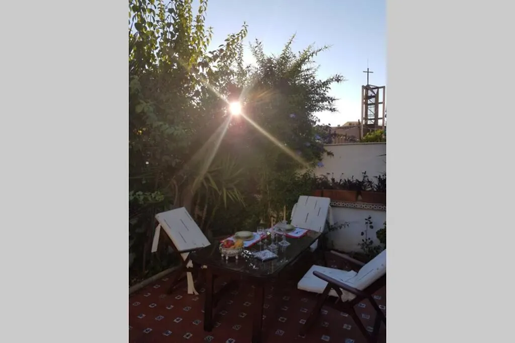 Casa En Granada Con Hermoso Jardin, Parking Calle 0*,