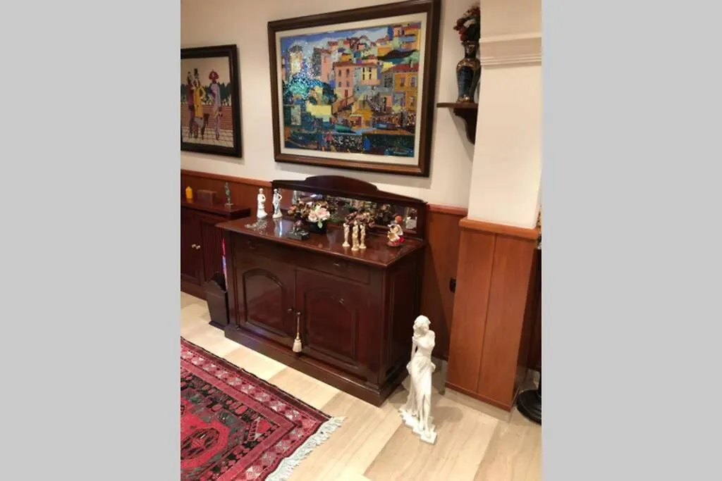 Holiday home Casa En Granada Con Hermoso Jardin, Parking Calle